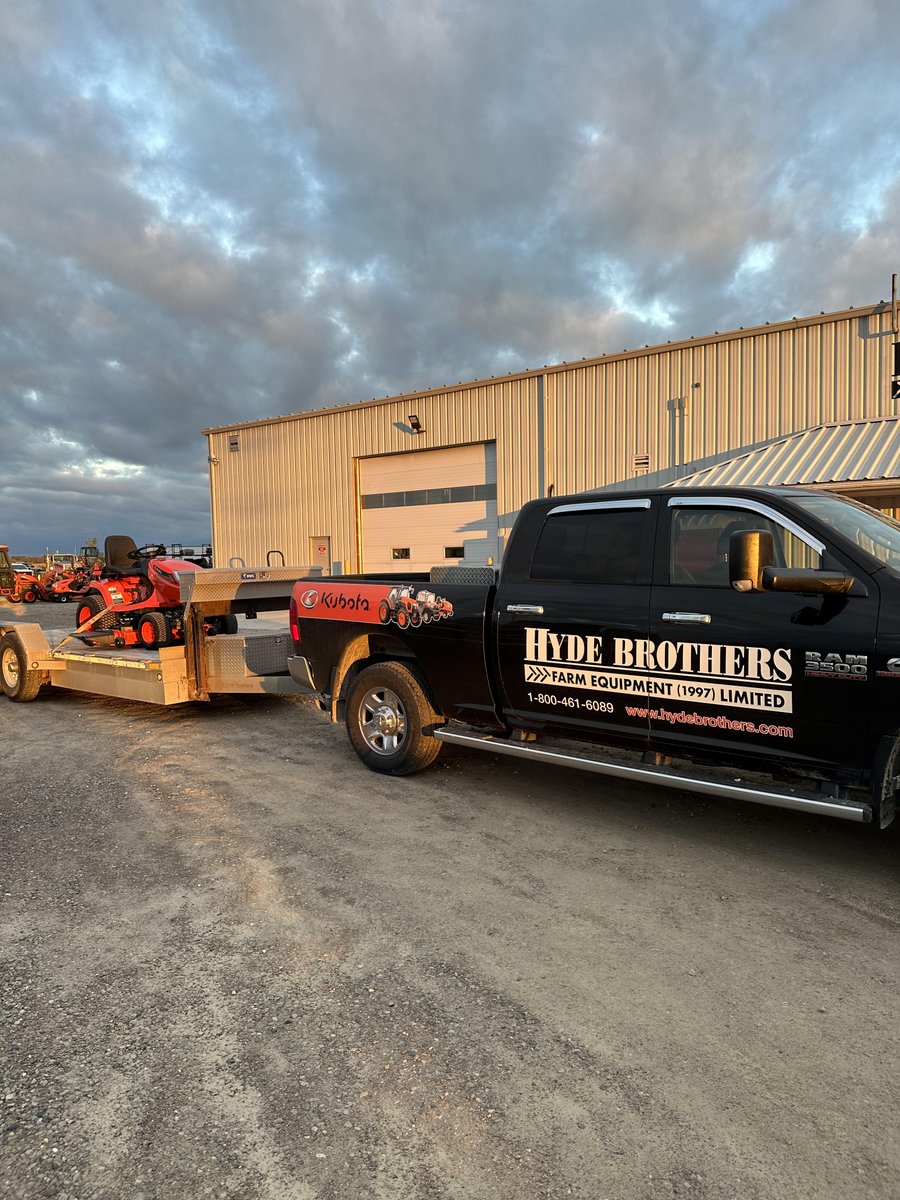 Hyde_Brothers's tweet photo. We love getting ready to deliver with the sun peaking through! 🌥️

We hope this customer enjoys their new Kubota GR2120-2-54!

#gr2120 #kubotalawnmower #kubotalawnandgarden #kubota #kubotacountry #kubotalawncare #kubotagr2120 https://t.co/jFtI0ZumqU