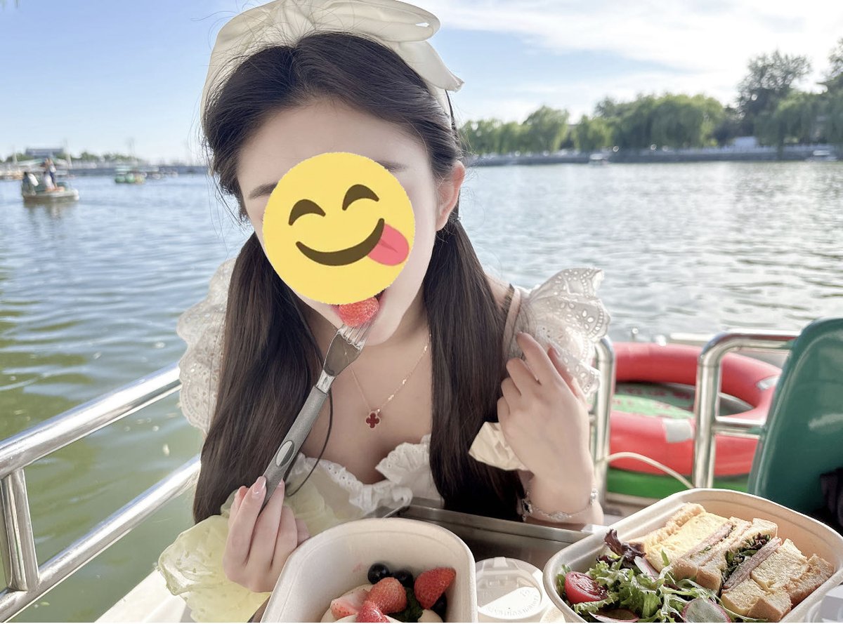 osakim1993's tweet photo. 北京短开来玩的
#cos零花钱 #二次元零花钱 #北京上门 #投食 #福利姬 #北京兼职 #北京外围 #北京学生 #cos援助 #二次元援交 #JK萝莉 #榨汁机 #桂林线下 #绿单 #cos援交 #投喂 #福利姬合集 https://t.co/jutfSFktef