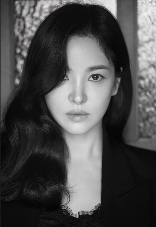 hyekyots's tweet image. Perfect eyes, perfect lips, perfect nose, perfect eyebrows, perfect skin, perfect face 😮‍💨

#SongHyeKyo #Michaa