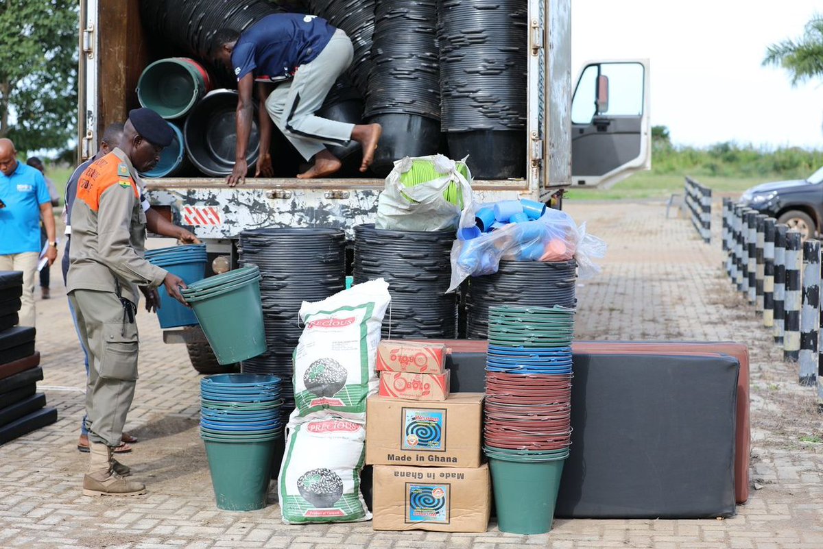 NPP_GH's tweet image. Government is working in multiple stages, the first of which is providing victims with emergency supplies. In addition to continuing to deliver humanitarian aid, NADMO is also planning for the future.
#GovtSupports
#GovtRelief4FloodVictims