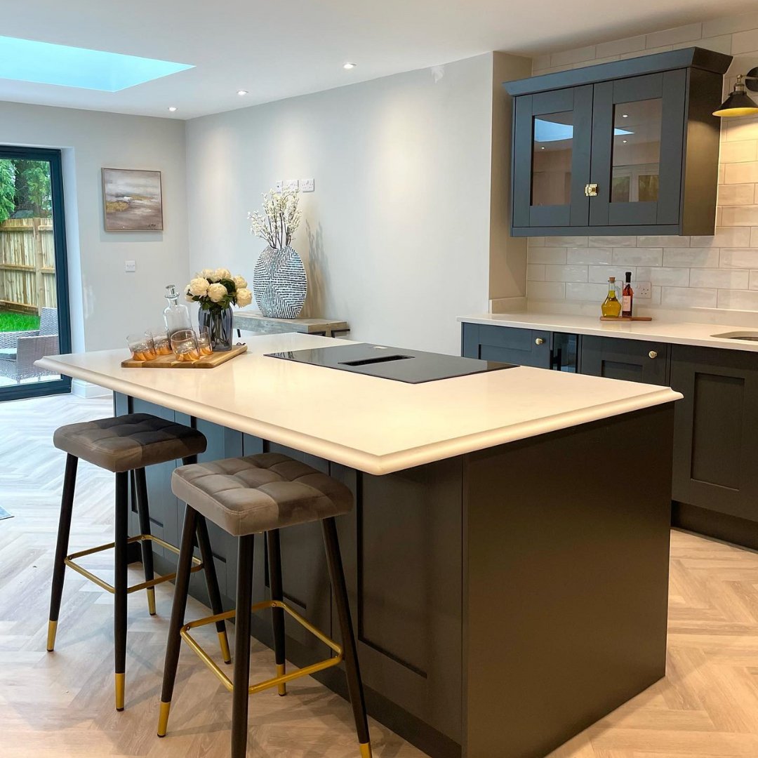 PurpleGranite_'s tweet photo. Bright kitchen spaces🤍Our quartz worktops are the perfect finishing touch to create an open and welcoming atmosphere in your kitchen!

#kitchendesign #kitchengoals #kitchenrenovation #interiors #interiordesign #kitchenisland #quartz #quartzworktops #worktops https://t.co/VDIgeu3fZh
