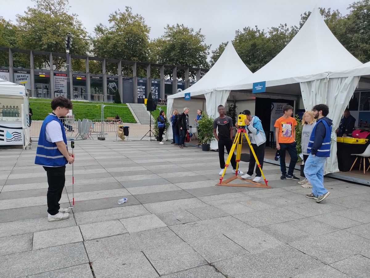 Delph (@delph__29) on Twitter photo Jeudi matin c'était CAP sur les TP à #Brest avec les élève de <a href="/MendesCollege/">Collège Mendès 🇫🇷 Morlaix</a> pour découvrir les métiers des travaux publics. Au programme : ateliers, démos, quizz
<a href="/frtpbretagne/">FRTP Bretagne</a> Jeudi matin c'était CAP sur les TP à #Brest avec les élève de <a href="/MendesCollege/">Collège Mendès 🇫🇷 Morlaix</a> pour découvrir les métiers des travaux publics. Au programme : ateliers, démos, quizz
<a href="/frtpbretagne/">FRTP Bretagne</a>