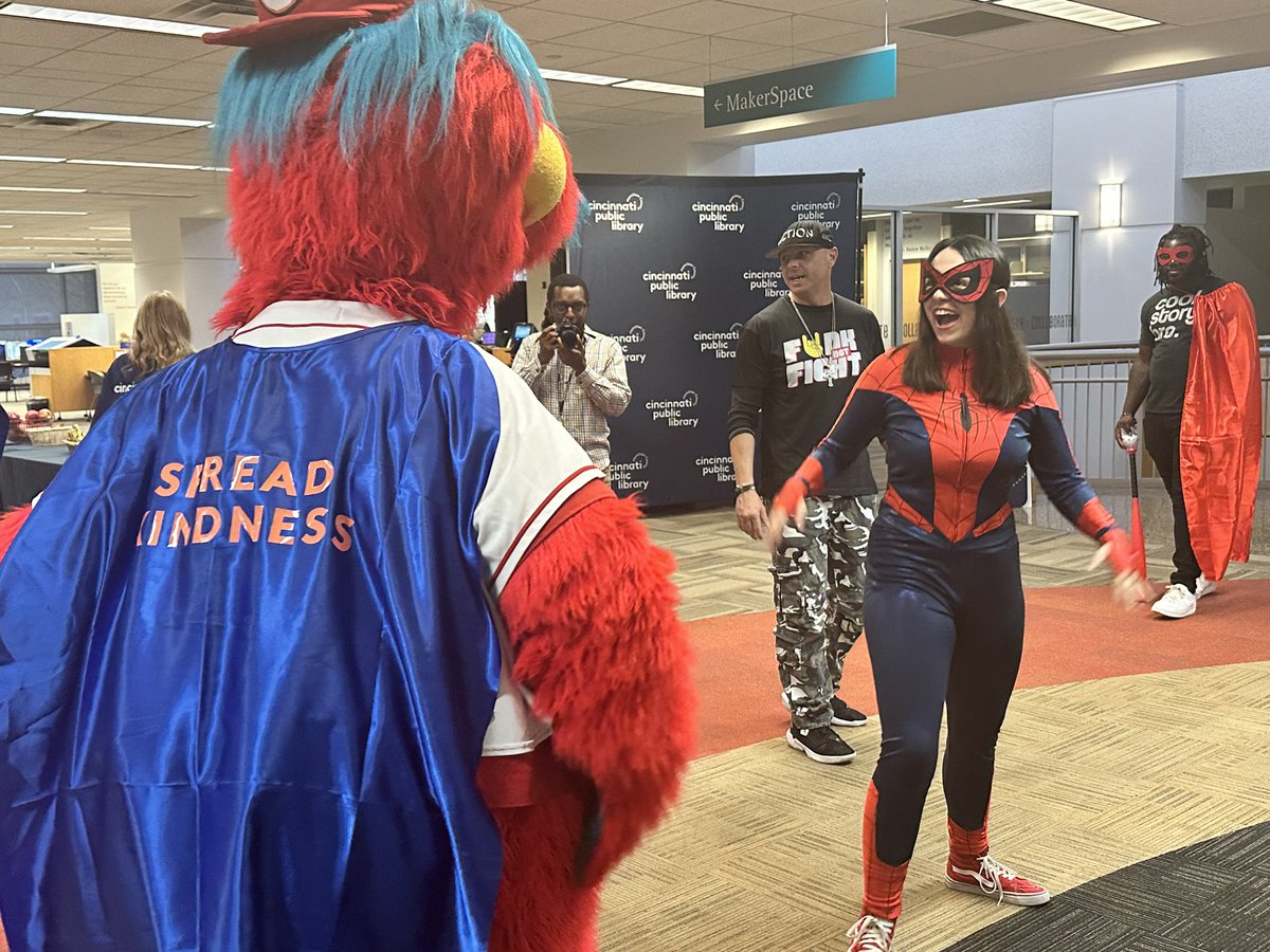 WHWempower's tweet photo. The Women Helping Women team had a busy weekend - celebrating our magnificent volunteers on Friday at @northernrow and tabling with the @cincylibrary on Saturday!
Getting out in the community is one of our favorite things, and a great way to celebrate #50YearsofWHW! https://t.co/aiapVNZ4Ry