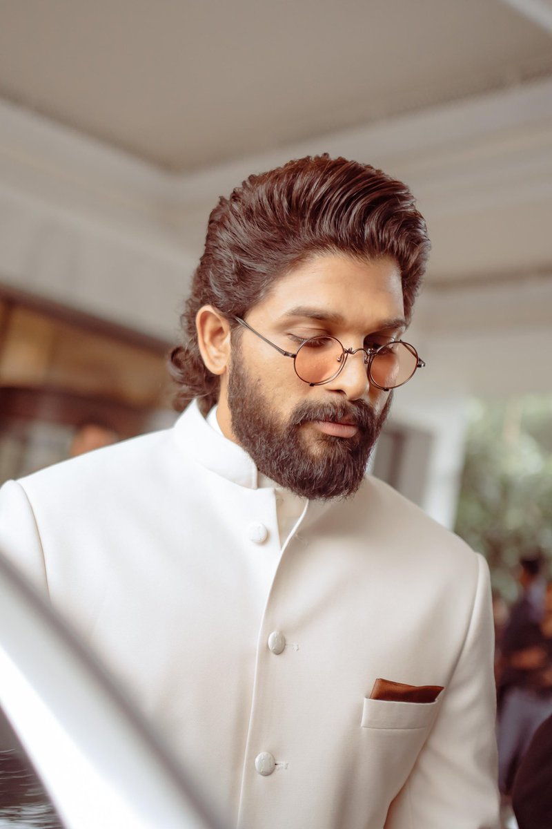 Icon star @alluarjun is looking sharp for the prestigious #69thNationalFilmAwards event, making a statement that resonates with elegance, grace & style!