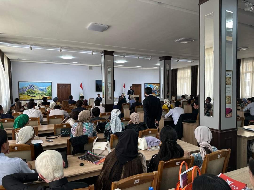 Tajikistan: Delighted to have a special lecture at Tajikistan National University in Dushanbe. 
The conversation centered on the historical and cultural connections between Pakistan and Tajikistan, students' motivation, literature from both nations, Central Asian Architecture in