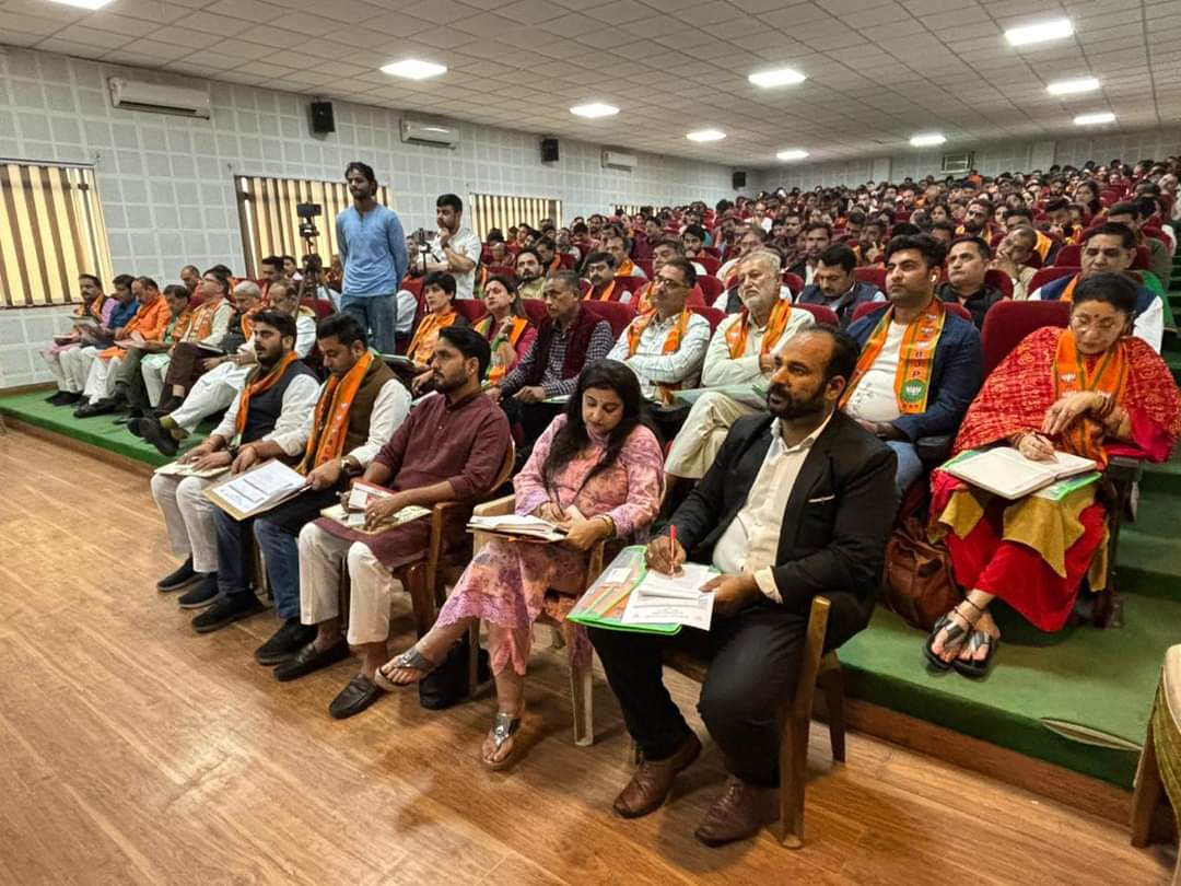 BJPNorthK's tweet photo. J&K BJP General Secretary Dr. #Devinder Manyal addressed a "Booth Jan Samvad MahaAbhiyan Workshop" at Party Headquarters, Jammu.
#BoothJanSamvad https://t.co/dpKD6VmK05