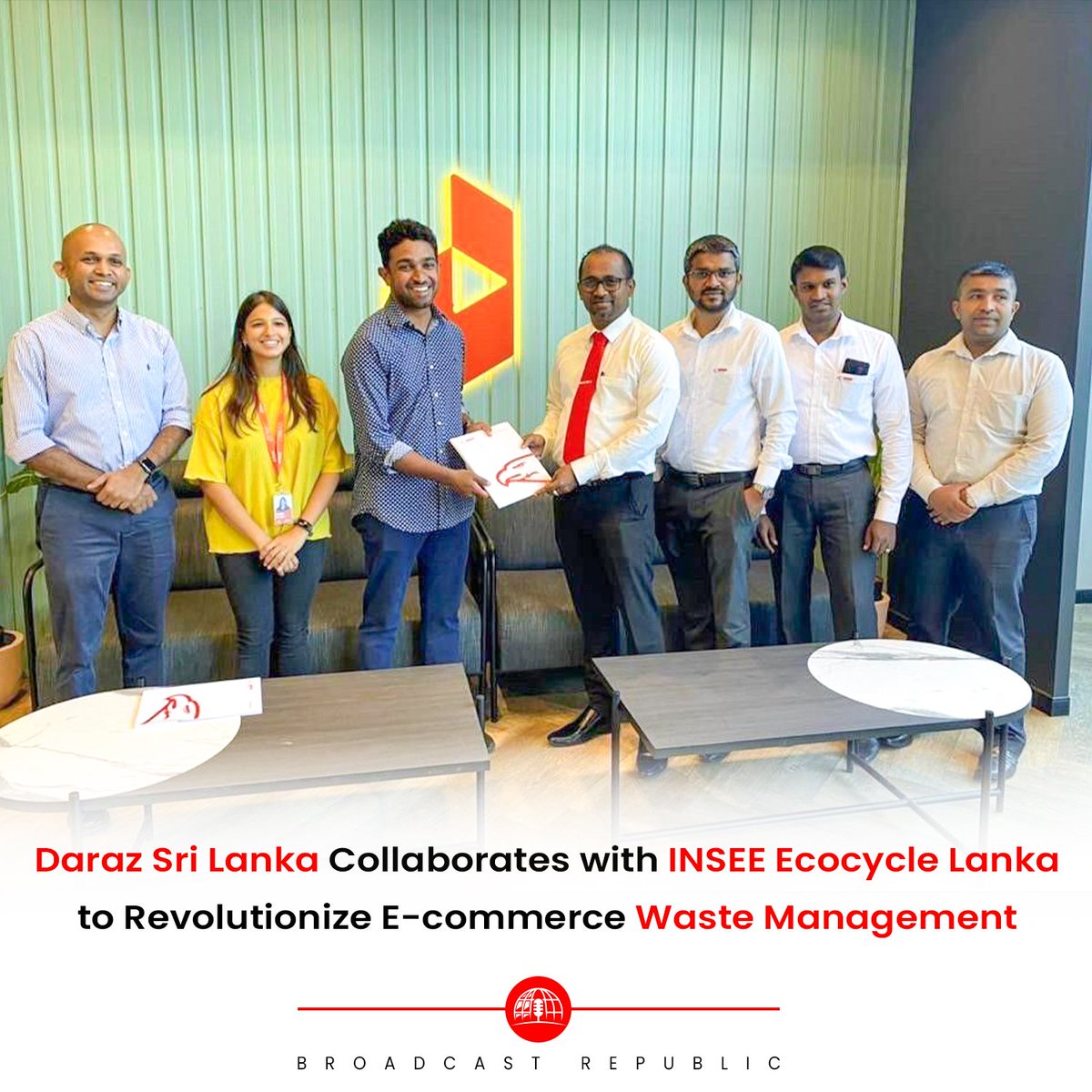 Daraz Sri Lanka, a prominent e-commerce marketplace, has joined forces with INSEE Ecocycle Lanka, a leading sustainable waste management company, to spearhead effective waste management practices within the e-commerce sector. 

#BroadcastRepublic #DarazSriLanka #INSEEEcocycle