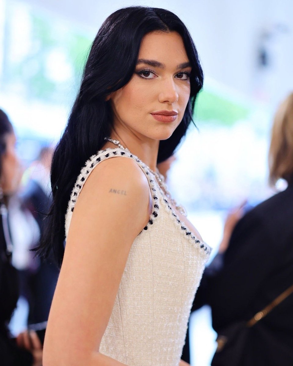 dua lipa is mesmerising