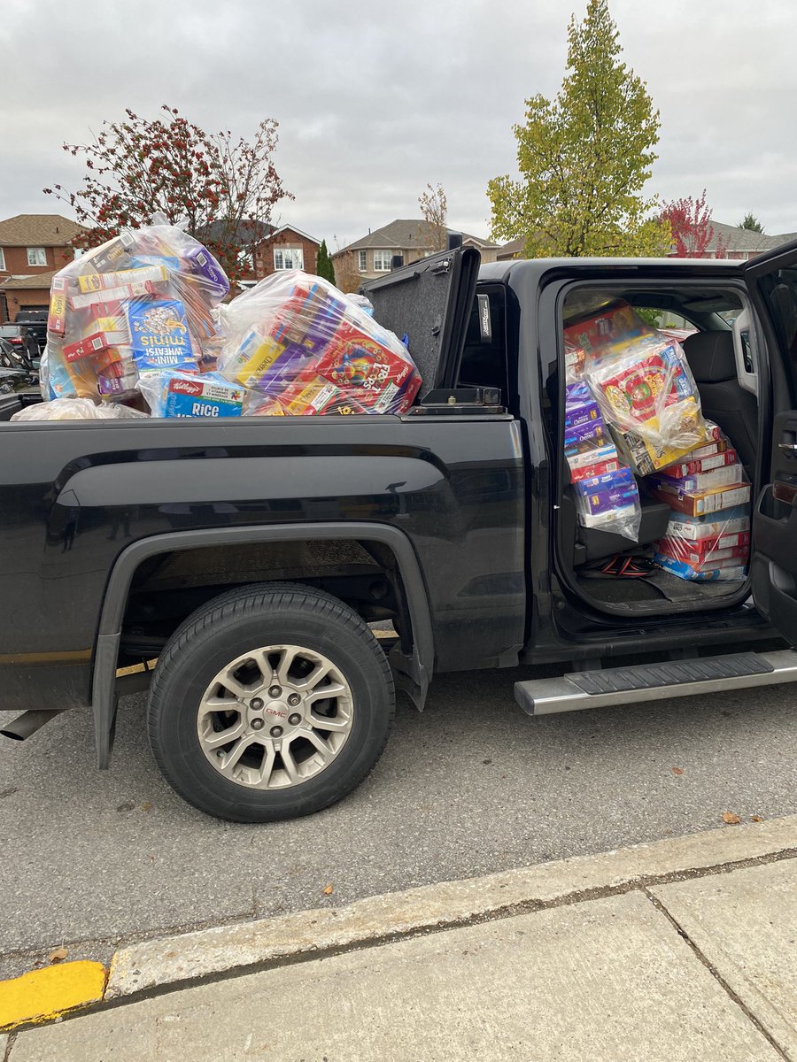 Thank you to our amazing <a href="/mapleviewhtshu1/">@mapleviewhtshusky</a> community! 258 boxes of cereal, 448 lbs of food donated to <a href="/BarrieFoodBank/">Barrie Food Bank</a>