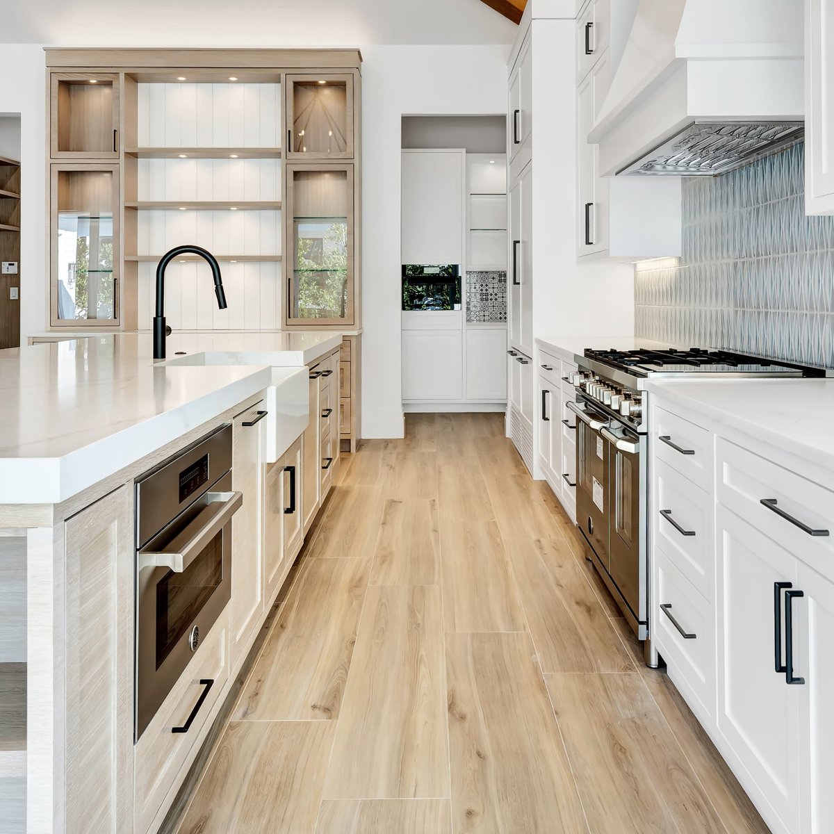 BellaHomes3's tweet photo. Let's take a trip down memory lane together into 9NW  17th! This property highlights some of the best designs - a Bella Homes kitchen. Both indoors and out, a Bella kitchen is sure to leave you breathless! https://t.co/w9Z43cDsRw