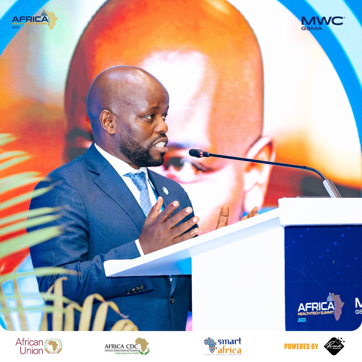 AfricaHTSummit's tweet image. In his address, @nsengimanajp, Chief Digital Advisor at @AfricaCDC, emphasized the remarkable growth compared to #MWC2022, highlighting the significant impact it&apos;s making on the continent. He sees this as a golden opportunity to be harnessed.  

#AHTS23 #DigitalTransformation