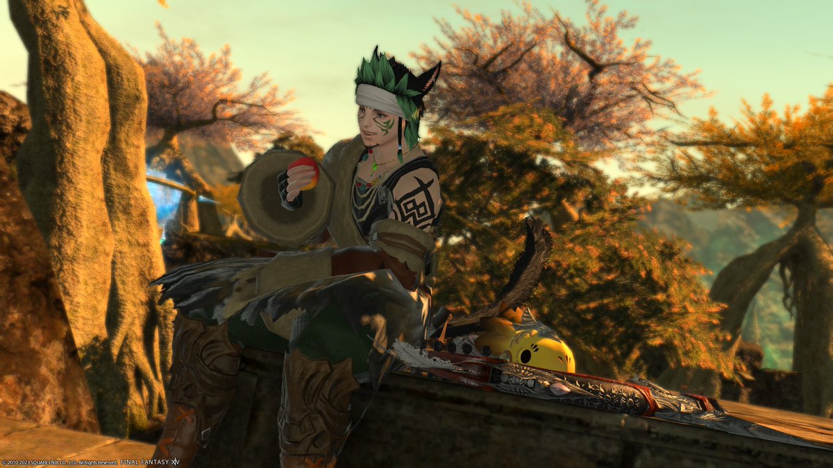 Wedgebuncle's tweet photo. Day 17: Treats!
Wedge loves apples that are well earned! Even more so when he doesn't have to share with Chip!
(He'll have an apple to give Chip later though)
#Spookpose #spookyposetober #ffxivgposers https://t.co/QZEJOOMjSj