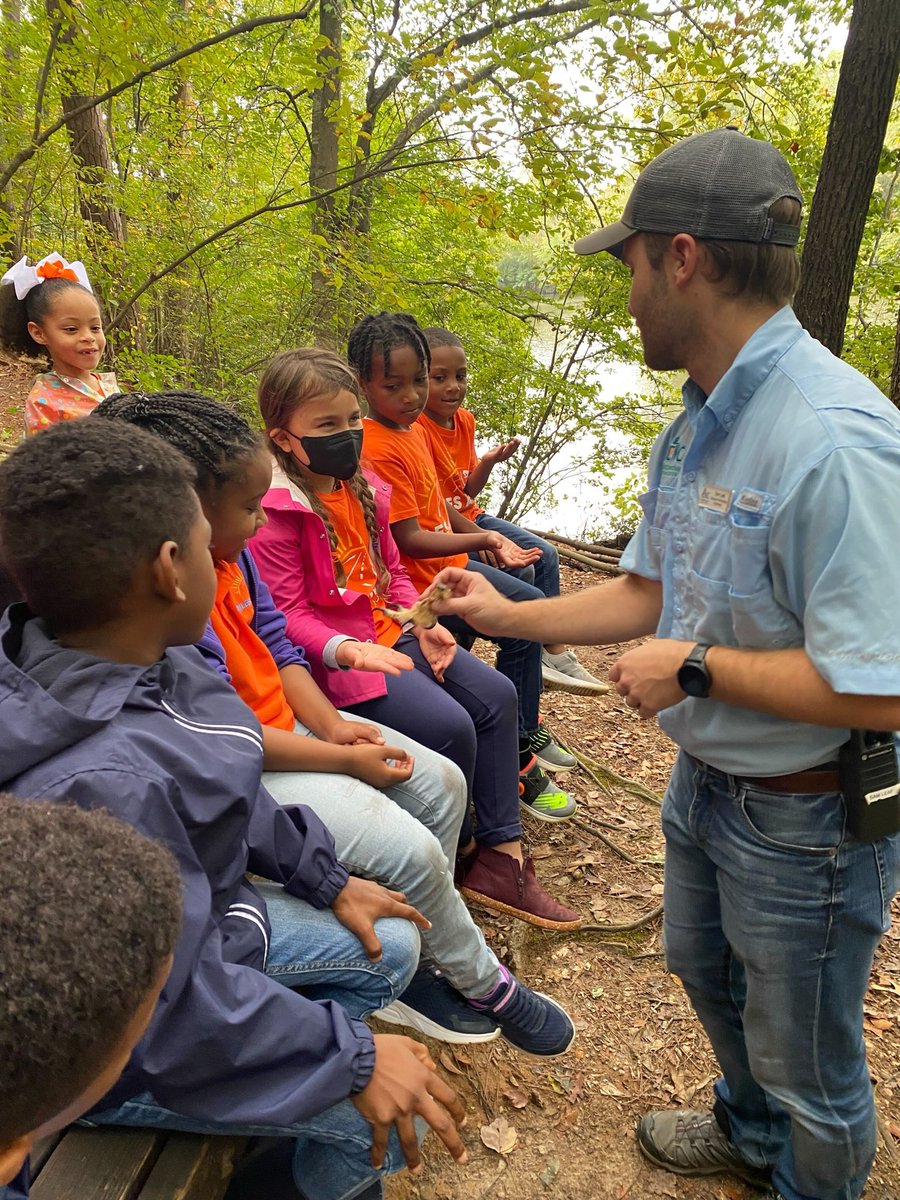 MilesAhead2023's tweet image. We had so much fun last week on our field lessons to various places in the Atlanta area! Swipe to see our MACS crew exploring their own backyard in a variety of spaces 🤩 #milesaheadcharter #explore #fieldlessons