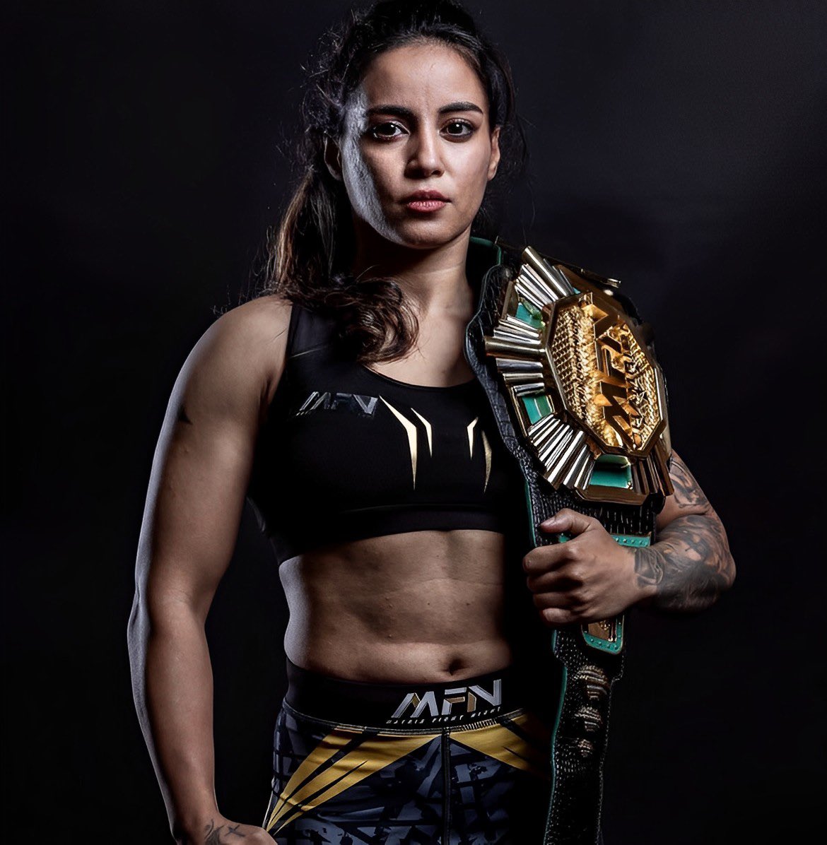 🚨 Making HISTORY! 🇮🇳 'The Cyclone' 𝐏𝐮𝐣𝐚 𝐓𝐨𝐦𝐚𝐫 has officially joined the UFC. This talented strawweight, a regional champion, proudly becomes the FIRST Indian woman to ink a deal with the UFC. Let's cheer for her success! 🥋👏 #WMMA #UFC