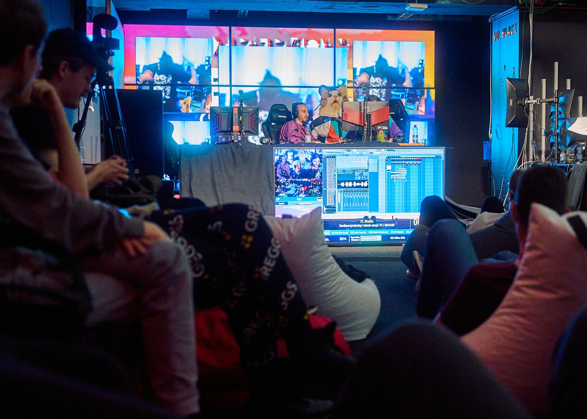 xperion_germany's tweet image. Throwback zum 3 tägigen Speedrun Marathon.

Vom 13. - 15.10. wurden mit dem Hekathon Offline bei uns im XPERION Köln insgesamt über 1.600 Euro für den guten Zweck gesammelt!

Danke an alle Teilnehmer und Organisatoren, als auch @esamarathon für den Support!
See u next year?👀