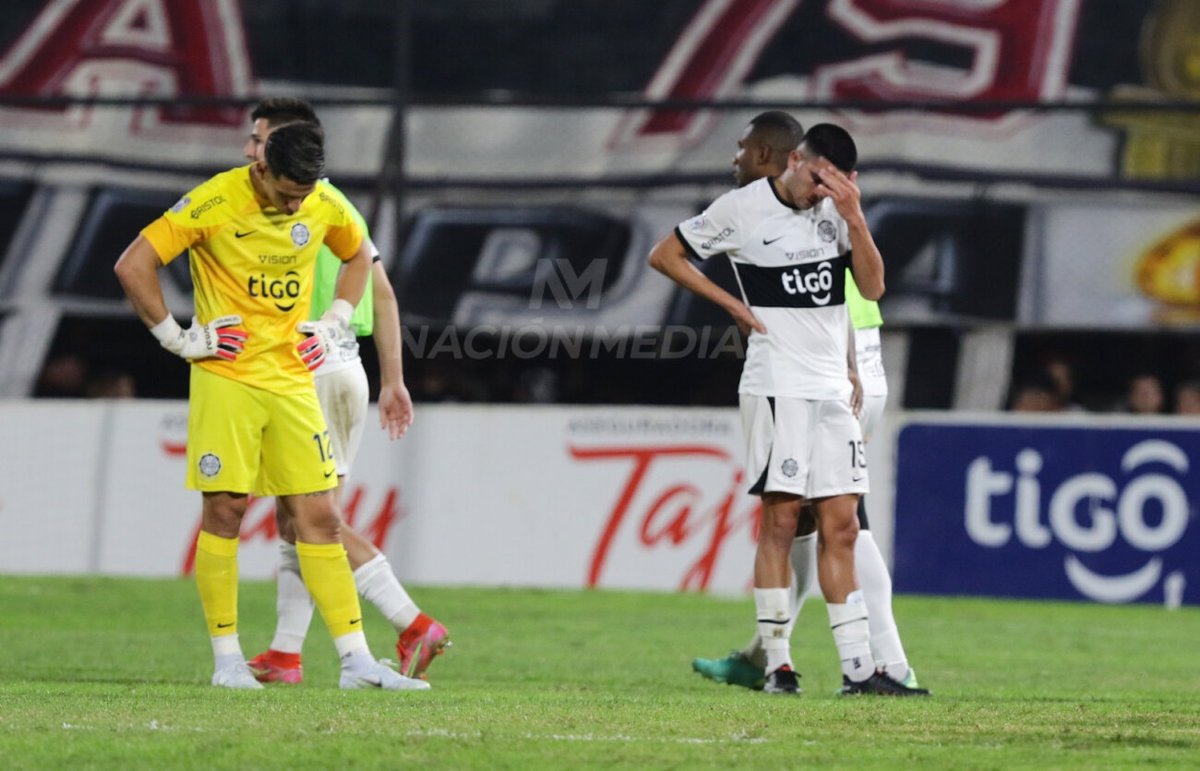 🔻Medida histórica 🔻

Con 36 procesos a cuestas, y más de 2 mil millones de guaraníes en deudas, el Tribunal Disciplinario de la APF envió al Club Olimpia a la Primera División C.