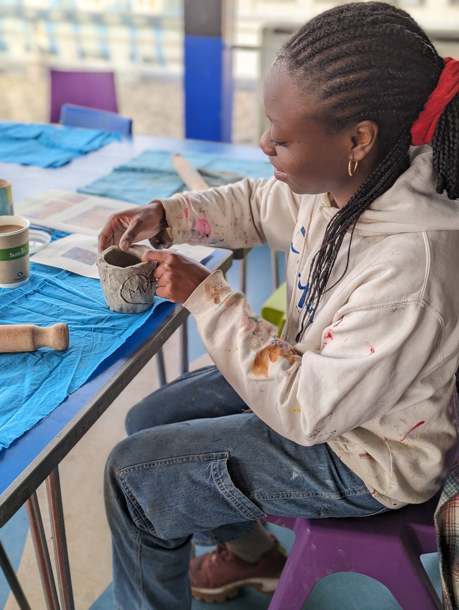GlasgowGoMA's tweet image. Looking for something to do with the kids this October week? Join us and artist Josie Ko and make some clay pots inspired by work on display at GoMA!
Free and drop-in, come anytime between 1:30 and 4pm, Tuesday-Thursday this week!
#BHM2023 #BlackHistoryMonth #OctoberWeek