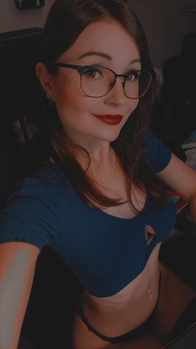 Bin gleich im Stream 🎉  Bis gleich?? ☺️  ❤️ https://t.co/hs6hILSLbZ https://t.co/foCacF92JY<a href="/tag/video"class="tags"><span>#video</span></a><a href="/tag/online"class="tags"><span>#online</span></a><a href="/tag/dich"class="tags"><span>#dich</span></a>