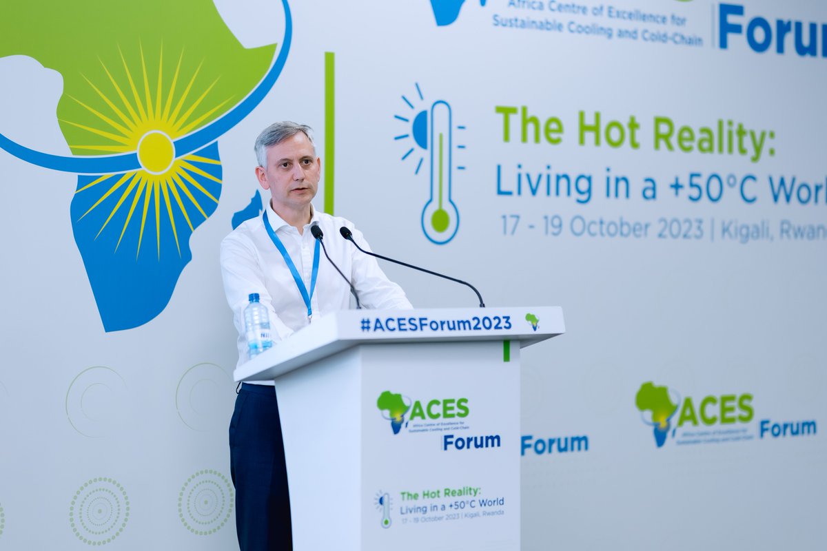 Talking on the Cold-chain Impact Evaluation. Dr Paul Lewis from <a href="/unibirmingham/">Uni of Birmingham</a> emphasised the impact of cold chains on social and environmental aspects. 

"Traditionally ‘value’ is considered economic, but social &amp; environmental benefits have ‘value’ to society"
#ACESForum2023