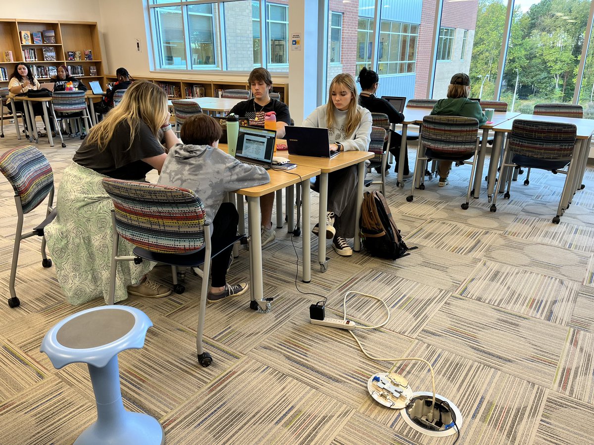 First period senior support day was great! Students were able to ask questions, get support, and apply for colleges! #ConnectedCommunity #FirstNeverFollows