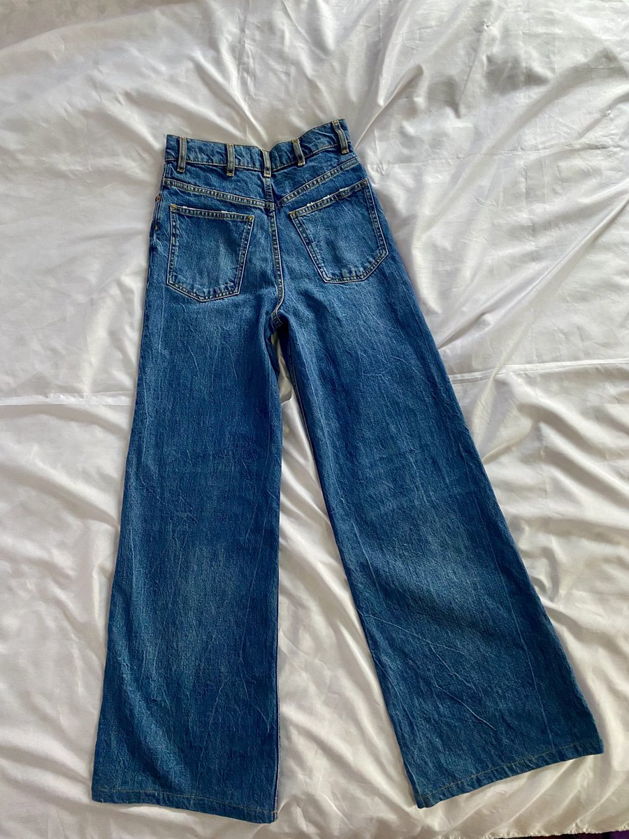 Zara mom jeans
Size xsmall
M185.00