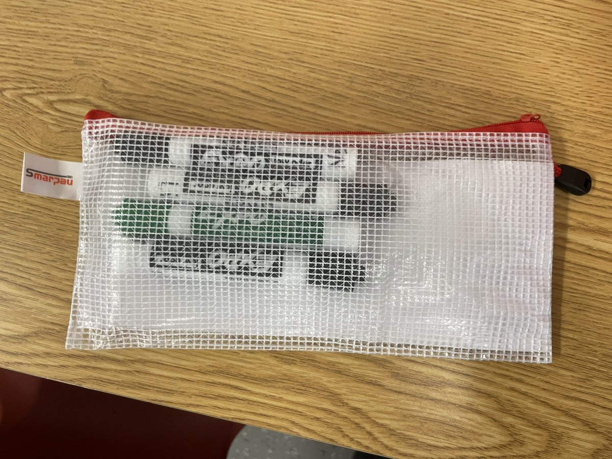 klarebeechwood's tweet image. My teaching friend, @MrsFuller_BW has named her students’ Expo markers. Anyone who has taught 4th grade knows that supplies go missing all of the time. The students even told her the markers had to keep their “hats” (lids) on. This is brilliant! 😂 #teacherlife #teachinghack
