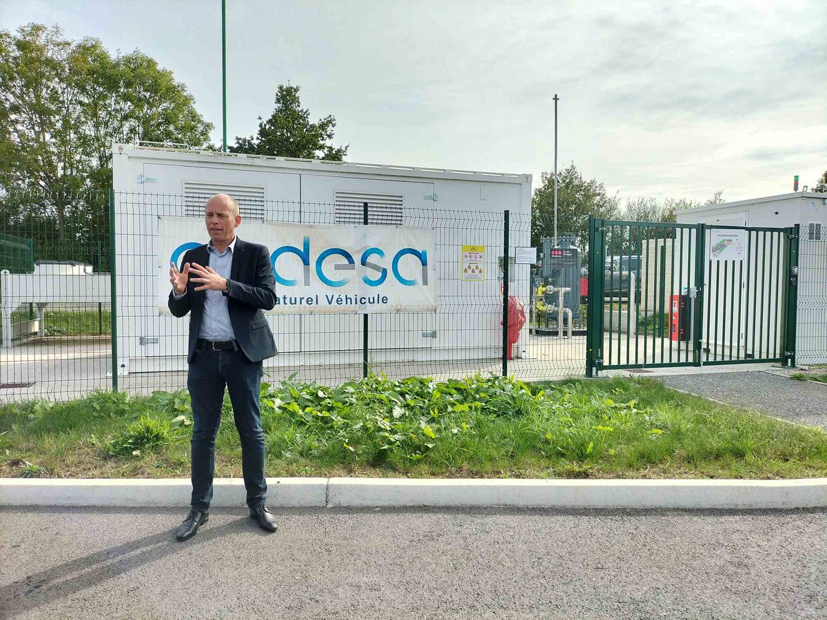 A Aron sur la station #bioGNV de #endesa <a href="/MaillardSbasti2/">Maillard Sébastien</a> explique le fonctionnement de la station de compression du #bioGNV <a href="/Energie_Mayenne/">Territoire d'Énergie Mayenne 💡</a> <a href="/paysdelaloire/">Pays de la Loire</a>