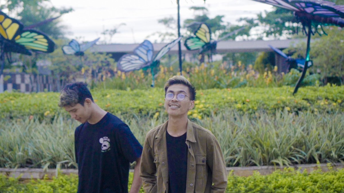 youtu.be/6ppcV2G2Y28?si…

New video clip #seanggun #seanggunwarnasenjamenyapa #dashuciha #ungkapanhati