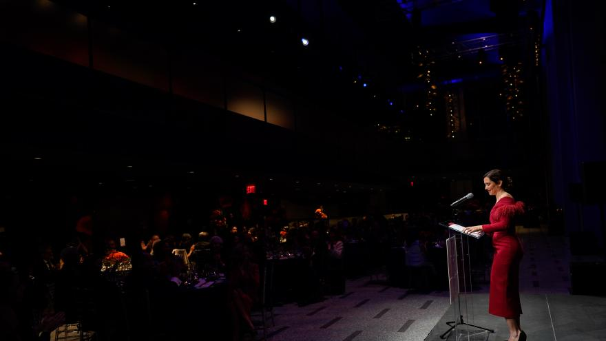 RESKY_2022's tweet photo. Isabel Díaz Ayuso preside la II Gala del Teatro Real en Nueva York y reivindica el papel de España como potencia cultural de la Historia. Lee más sobre este evento y su impacto.
👉https://t.co/IenkpkRLcw
#resky #cultura #España #TeatroReal https://t.co/c8bBZh3gs3
