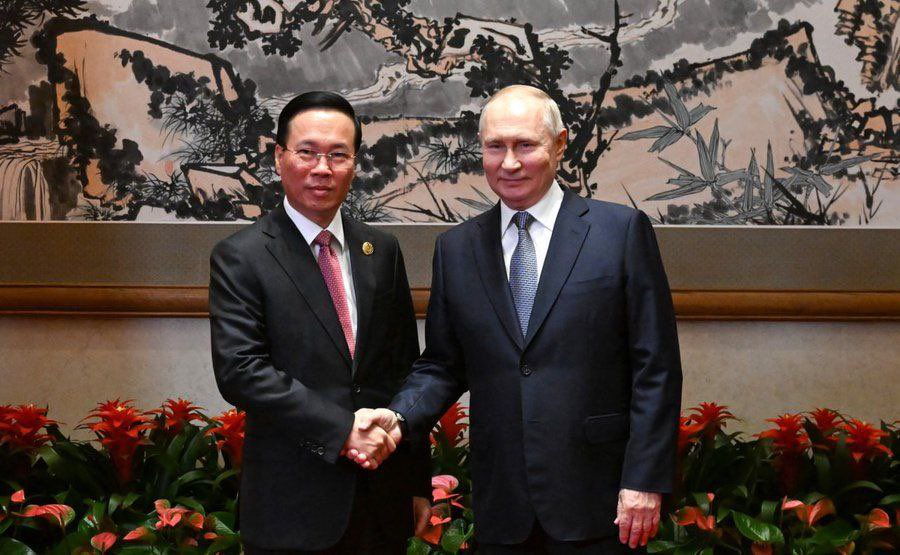 🇷🇺🇻🇳 Tổng thống Vladimir #Putin &amp; Chủ tịch Võ Văn Thưởng họp tại Bắc Kinh.

💬 Tổng thống Putin: Quan hệ giữa hai nước chúng ta đang phát triển trong bầu không khí thân thiện truyền thống. Chúng tôi đang tích cực hợp tác trên trường toàn cầu.

#Russia