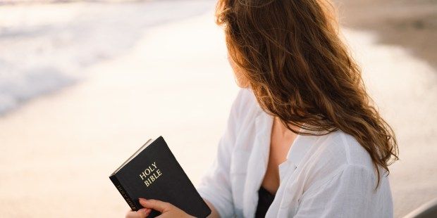 ⛪ A Igreja aceitou apenas os Quatro Evangelhos, escritos entre os anos 60 e 100. Mas por quê esse número se limita a apenas quatro❓👉 
bit.ly/3QkKbo7