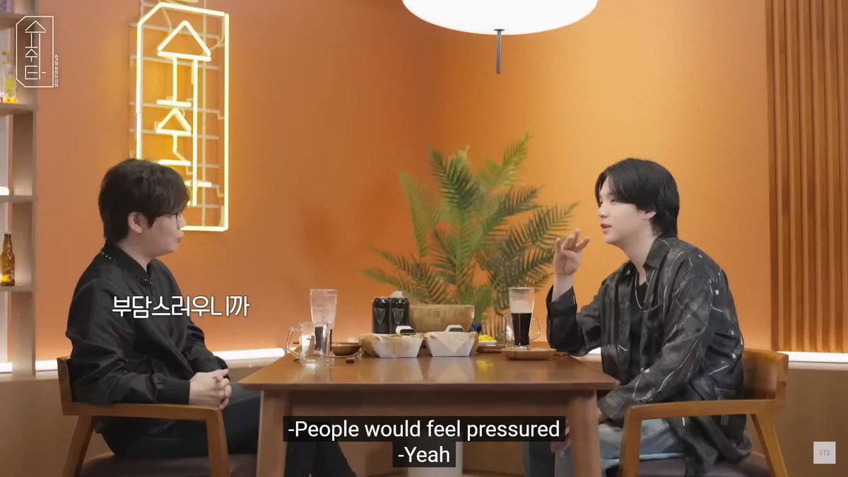 jkyoongs's tweet photo. NOT BIGHIT TELLING YOONGI TO STOP USING JUNGKOOK FOR GUIDE VOCALS COS JUNGKOOK IS TOO GOOD AND OTHER ARTISTS WILL GET INTIMIDATED?!@#?!? https://t.co/pIEiKjVvHE