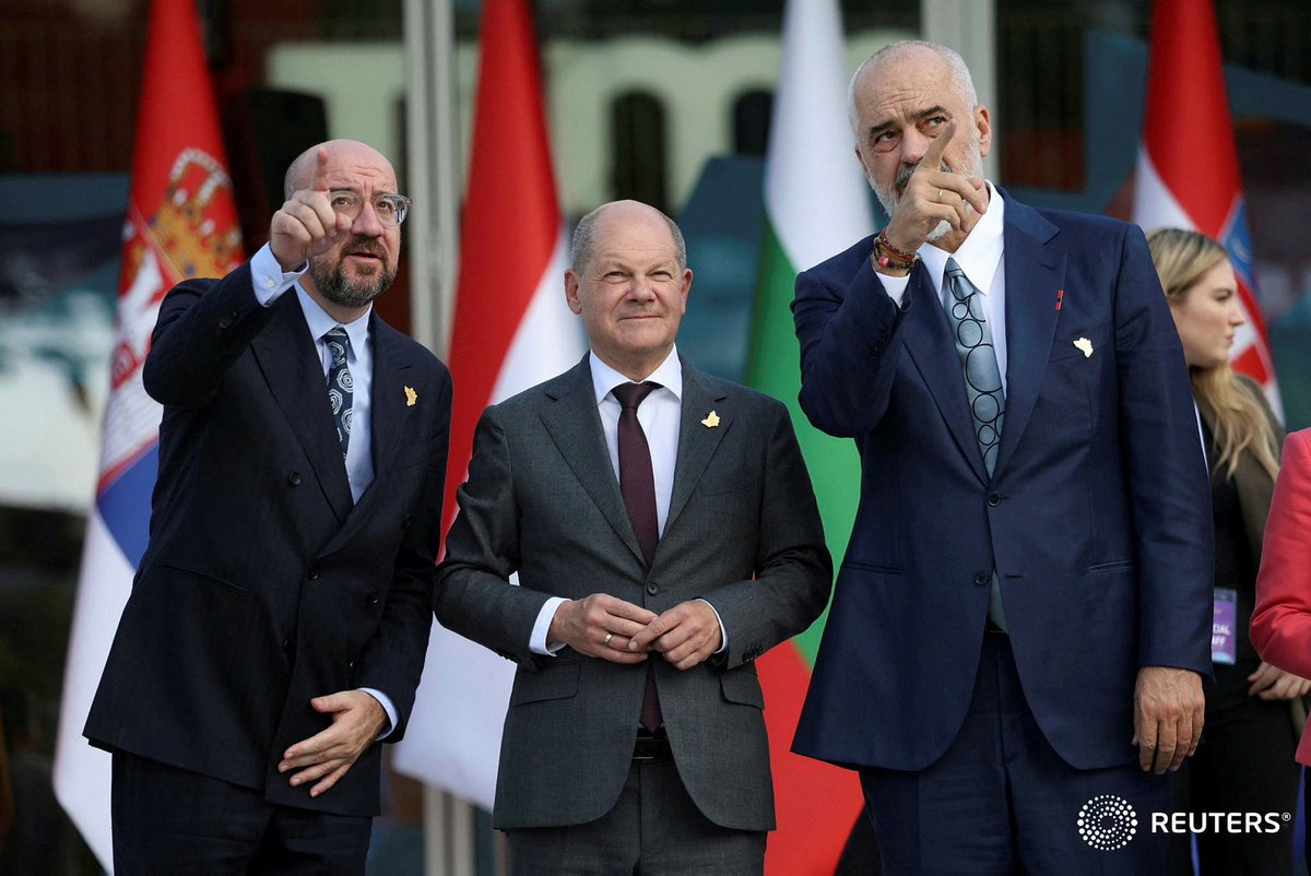 FlorionGoga's tweet photo. Artists in traditional clothes perform in front of the leaders on the day of the Berlin Process, leaders' summit in Tirana, Albania, October 16, 2023. REUTERS/Florion Goga #reuterspictures #photojournalism #berlinprocesssummit #albania #eu https://t.co/02XFVg7qgP