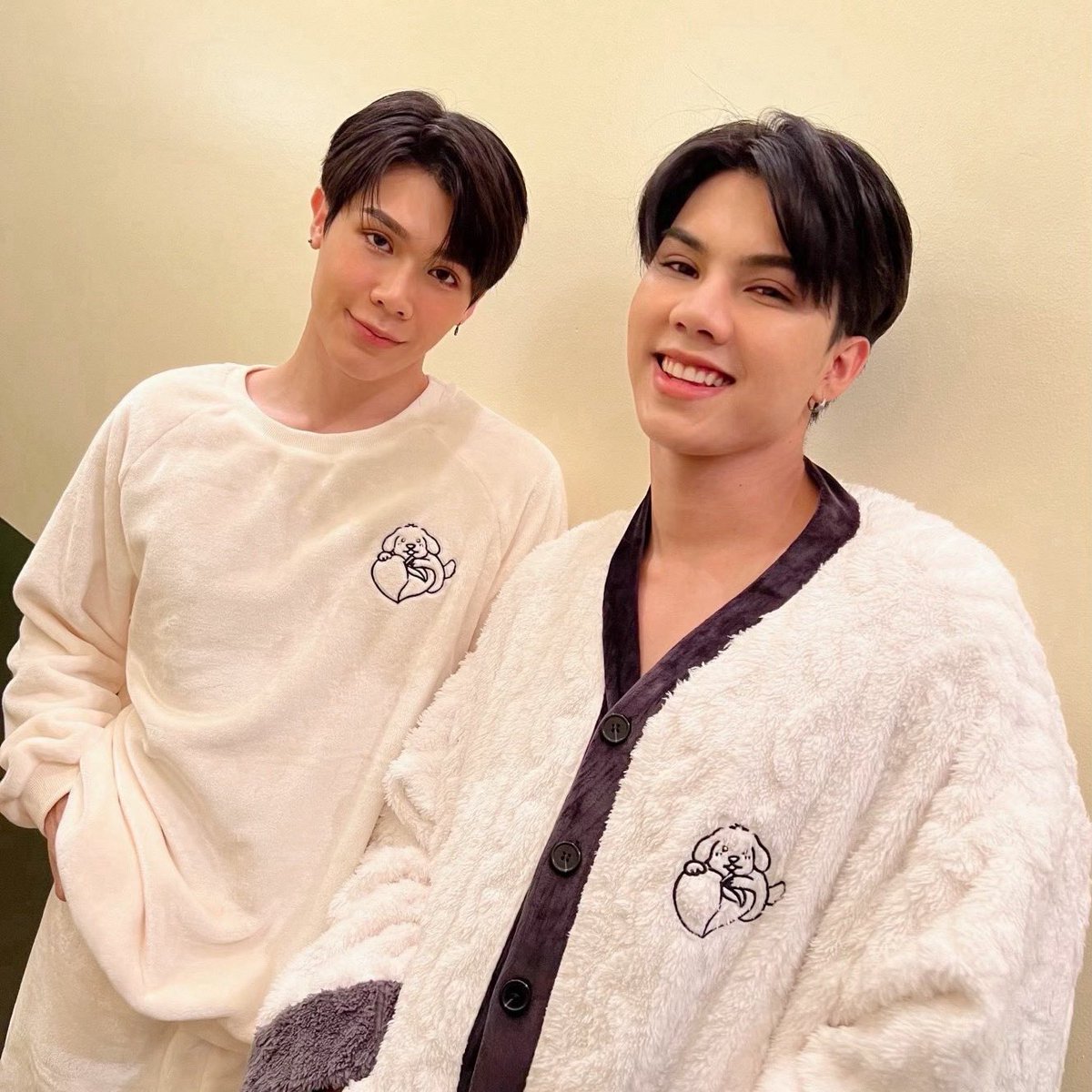 MemindyOfficial's tweet photo. ขอบคุณ For U ที่ชวนฟอร์ดและพีทมาทำกิจกรรมสนุกๆ ในวันนี้ 

#2ndFor·UxFortPeat https://t.co/QGuVvInGbm