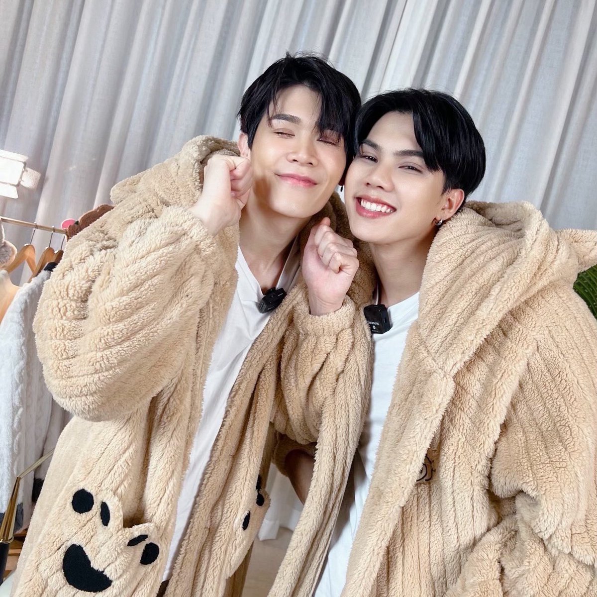 MemindyOfficial's tweet photo. ขอบคุณ For U ที่ชวนฟอร์ดและพีทมาทำกิจกรรมสนุกๆ ในวันนี้ 

#2ndFor·UxFortPeat https://t.co/QGuVvInGbm