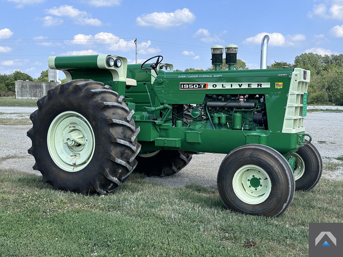 TractorZoom's tweet photo. Two-Fer-Tuesday: The Oliver Edition!
These all sell next week on the Aumann Vintage Power Fall Harvest Collector Auction Week! They've all been either restored or hopped up for tractor pulling, too! #collectortractor
Photos, details, and a link to bid: https://t.co/7dkvZYsImV https://t.co/arz1YwUVKt