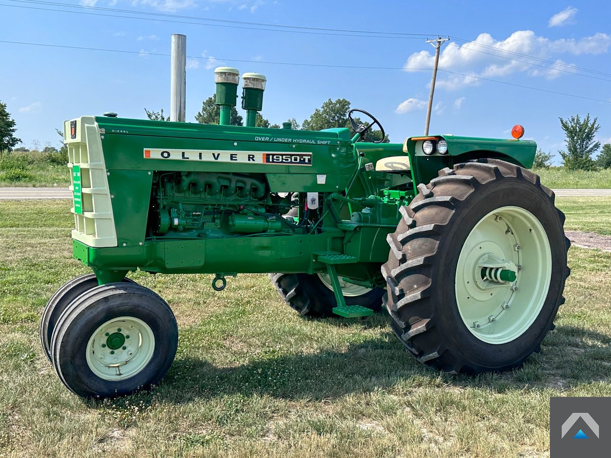 TractorZoom's tweet photo. Two-Fer-Tuesday: The Oliver Edition!
These all sell next week on the Aumann Vintage Power Fall Harvest Collector Auction Week! They've all been either restored or hopped up for tractor pulling, too! #collectortractor
Photos, details, and a link to bid: https://t.co/7dkvZYsImV https://t.co/arz1YwUVKt