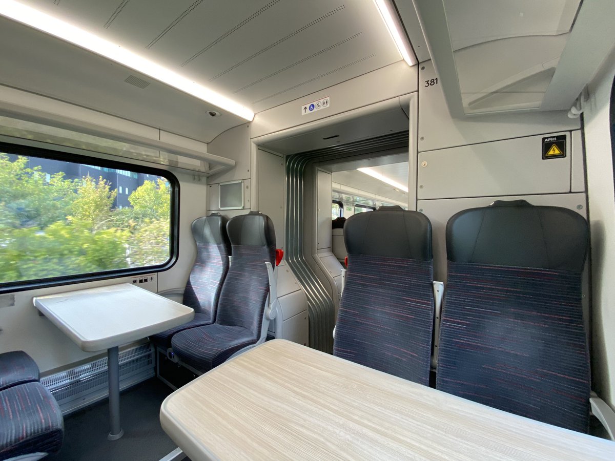 loypass_SCCar's tweet image. 🚈 First #class231 Flirt outside East Anglia taken - a peaceful ambience for a straight-diesel unit. With the modern fittings, obvs. 🔌🛜 @tfwrail #Stadler #Cardiff