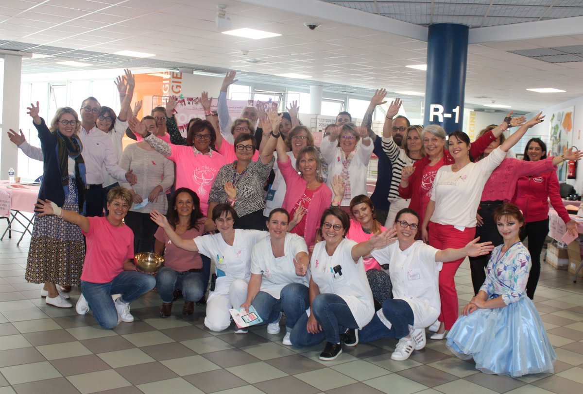 ch_compiegne's tweet photo. Campagne de mobilisation pour la lutte contre le cancer du sein au CHICN. Les équipes ont organisé deux journées d’informations sur la sensibilisation au dépistage et l’accompagnement des patientes atteintes d’un cancer, le 10/10 à Noyon et le 13/10 à Compiègne.
#OctobreRose https://t.co/Quxp81lOeu