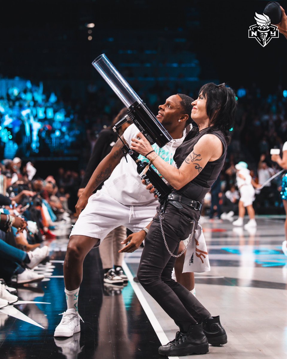 nyliberty tweet picture