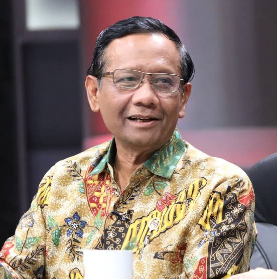 JhonSitorus_18's tweet photo. Paket Lengkap nih bos :

✅️ Berpengalaman
✅️ Bersih
✅️ Cendikiawan & Intelek
✅️ Tokoh Agama & Hukum
✅️ Jujur
✅️ Merakyat
✅️ Tegas
✅️ Bukan bagian dari ORBA
✅️ Tegas kpd KHILAFAH & RADIKALISME
✅️ Kaya ilmu dan adab
✅️ Dekat dengan semua golongan
✅️ Bukan kader partai
✅️ Bukan Penghianat
✅️ Bukan PEMARAH
✅️ Pancasilais sejati

Mahfud MD untuk Masa Depan Indonesia Maju