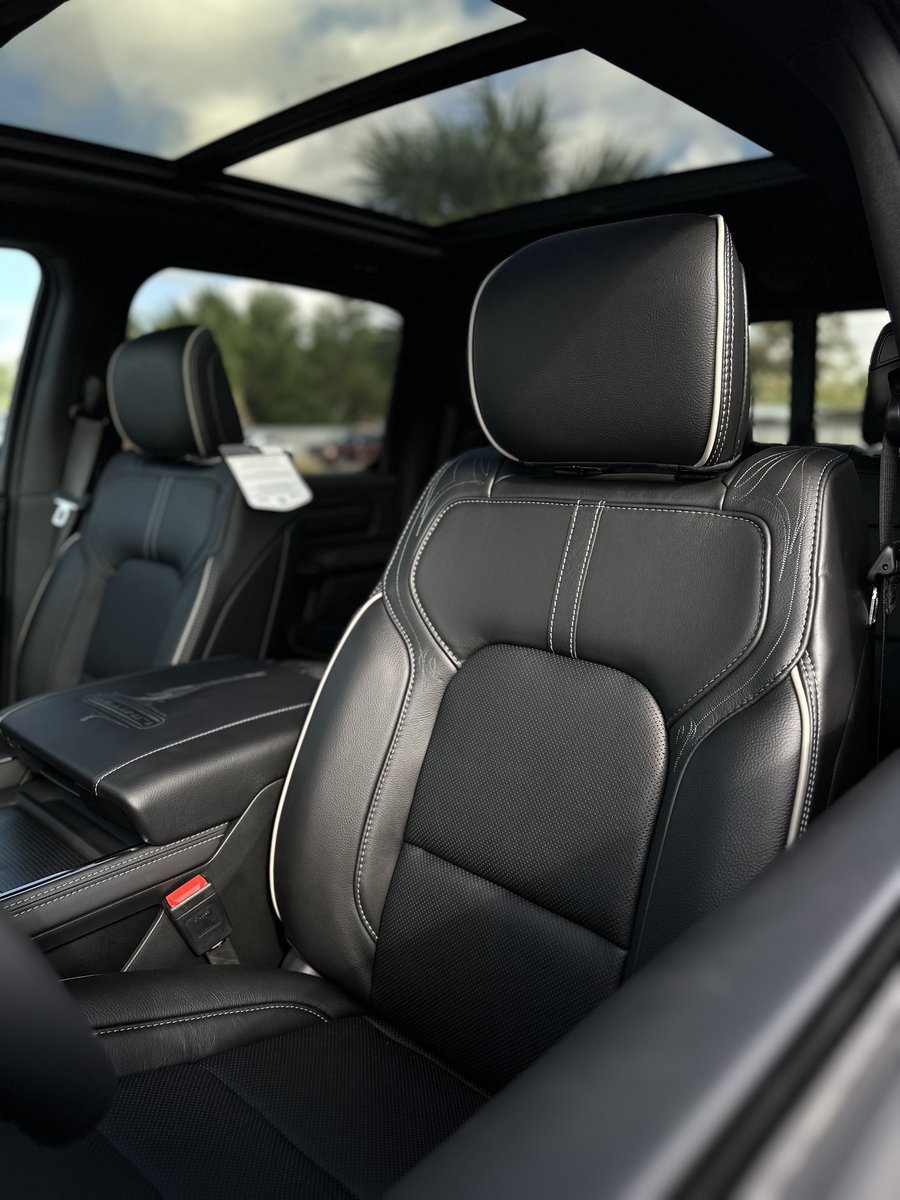 payne_edinburg's tweet photo. Experience the elegance of the night with the RAM 1500 Limited Midnight Edition, now available at Payne Edinburg Chrysler Dodge Jeep RAM.

Elevate your driving experience.

Visit us in store or online at https://t.co/yfGRi1ZUPc

#RAM1500Limited #MidnightEdition #PayneEdinburg https://t.co/J1V3eSTi8Z