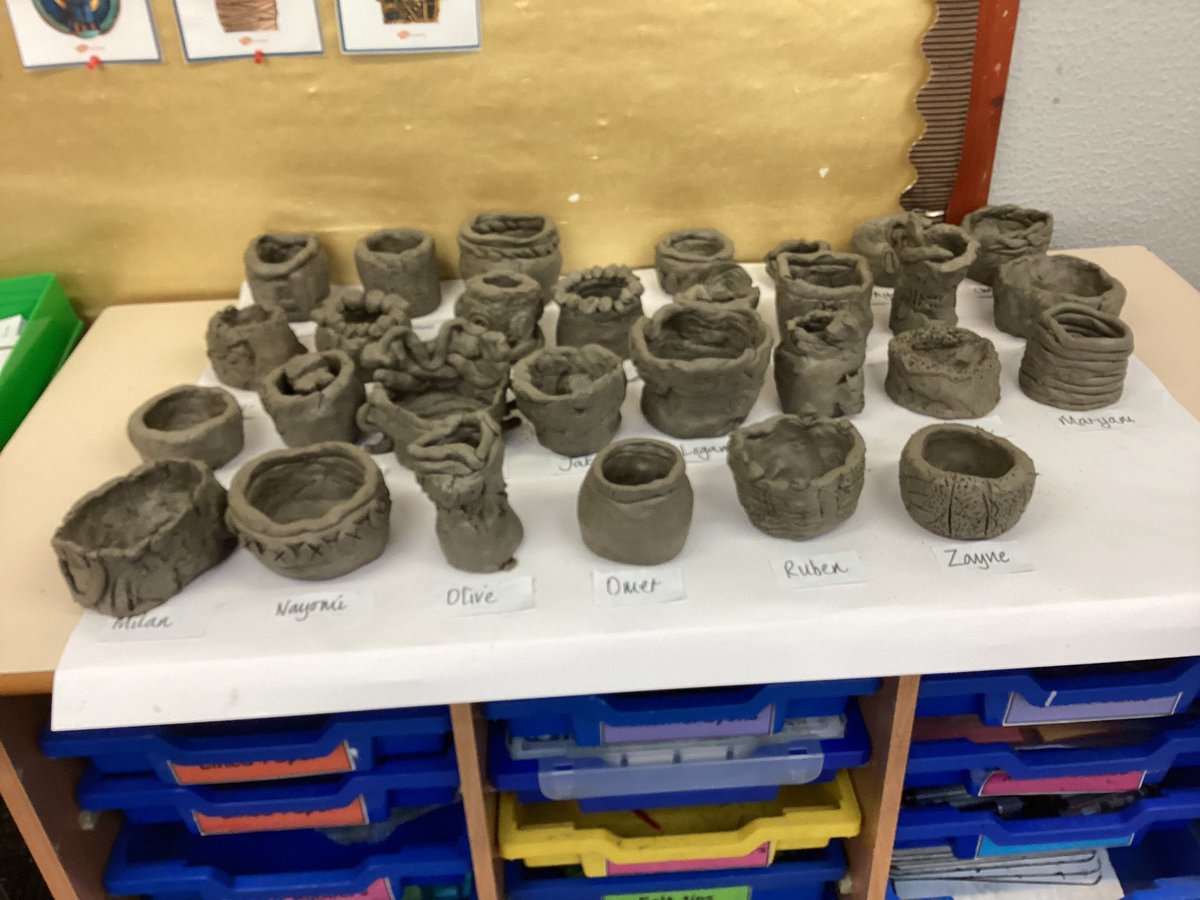 chadvaleprimary's tweet photo. #4vale #CVarts Year 4 have made the most amazing canonic jars from clay. Today we painted them. Impressive works of art! https://t.co/TTYBh0z7J9