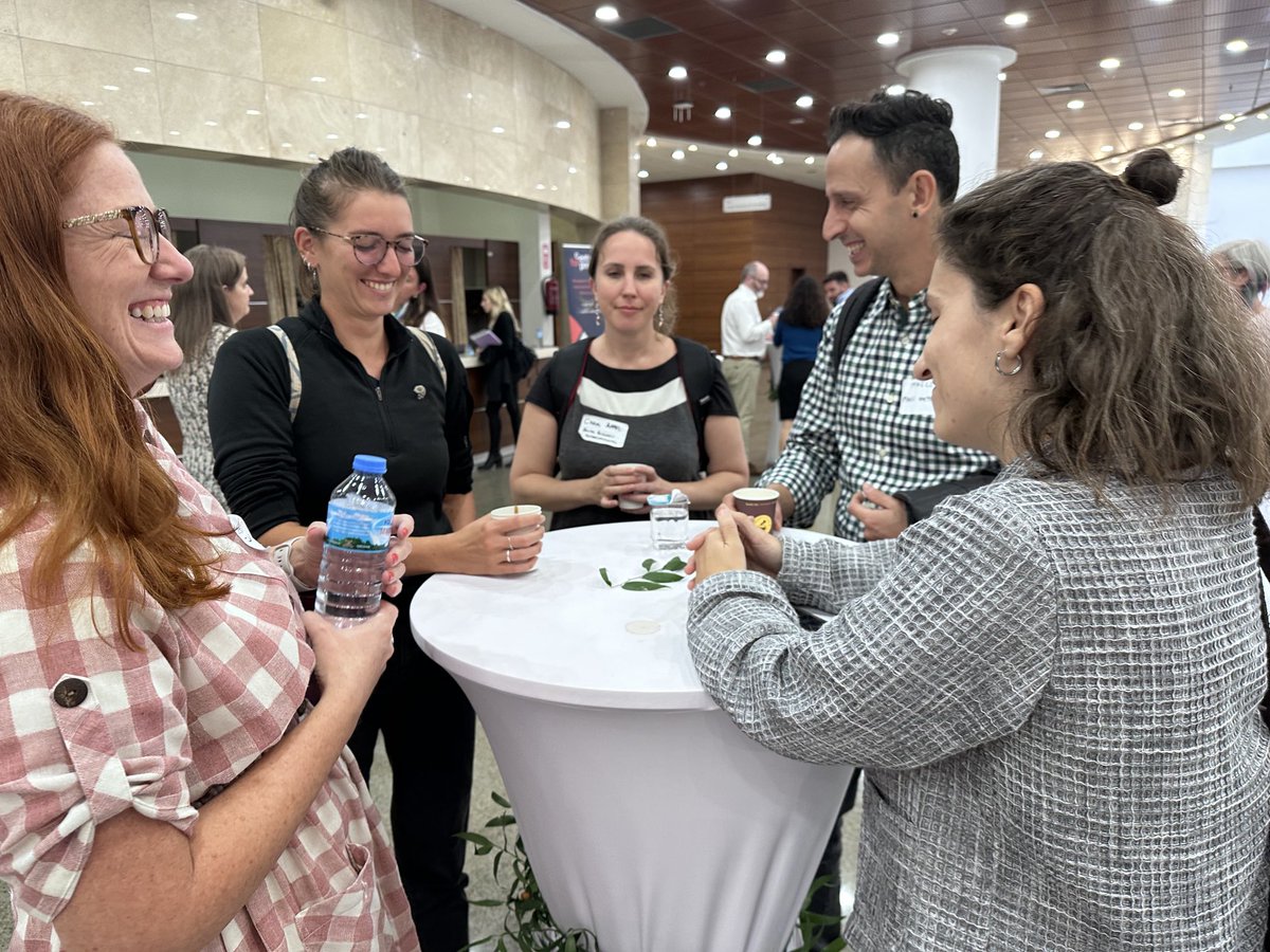 Coffee breaks - great networking opportunities ⁦<a href="/CfEntrepreneurs/">CFEntrepreneurs</a>⁩ #cferefugees w/ ⁦<a href="/changemakerslab/">Changemakers Lab</a>⁩ ⁦<a href="/OliBarrett/">Oli Barrett</a>⁩ ⁦<a href="/WorldBank/">WorldBank</a>⁩ ⁦<a href="/HumanSafetyNet/">The Human Safety Net</a>⁩ ⁦<a href="/Jusoor_ngo/">Jusoor</a>⁩ ⁦<a href="/benandjerrysUK/">Ben & Jerry's UK 🧡</a>⁩ ⁦<a href="/FiveOneLabs/">Five One Labs</a>⁩ …