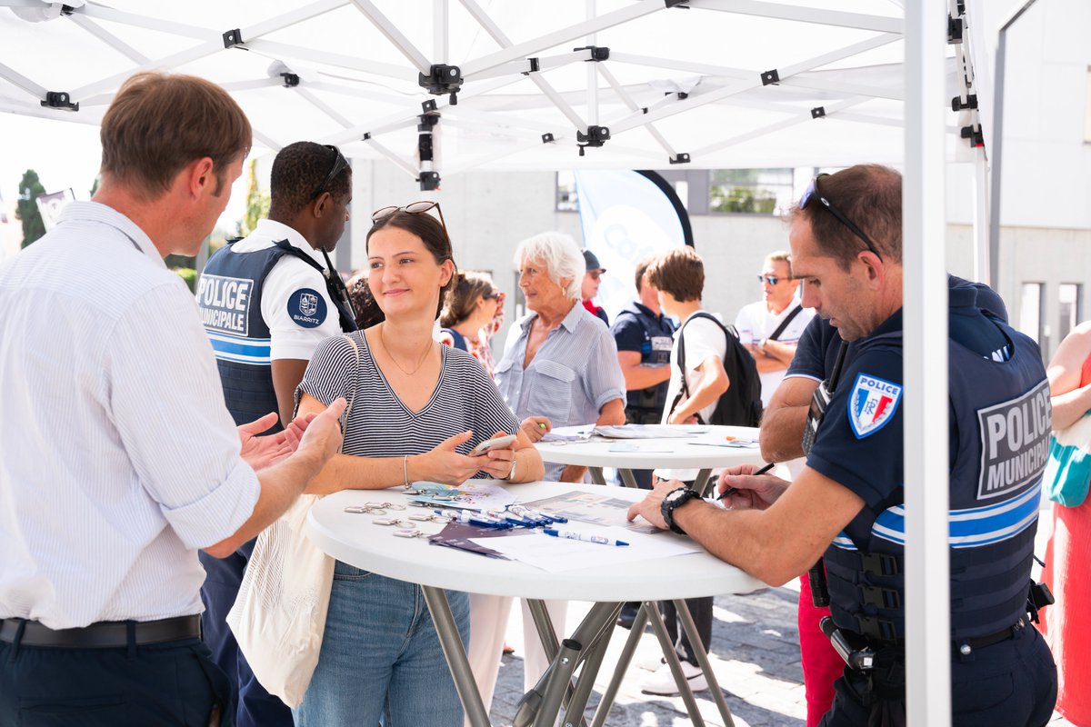 #tranquillitépublique
Rendez-vous demain pour le prochain Café Police municipale ☕️👮

📌Mercredi 18 octobre
⏰10h &gt; 12h
📍Lac Marion (entrée Nord)

𝐄𝐧 𝐬𝐚𝐯𝐨𝐢𝐫 + : biarritz.fr/les-actualites…

#biarritz #policemunicipale