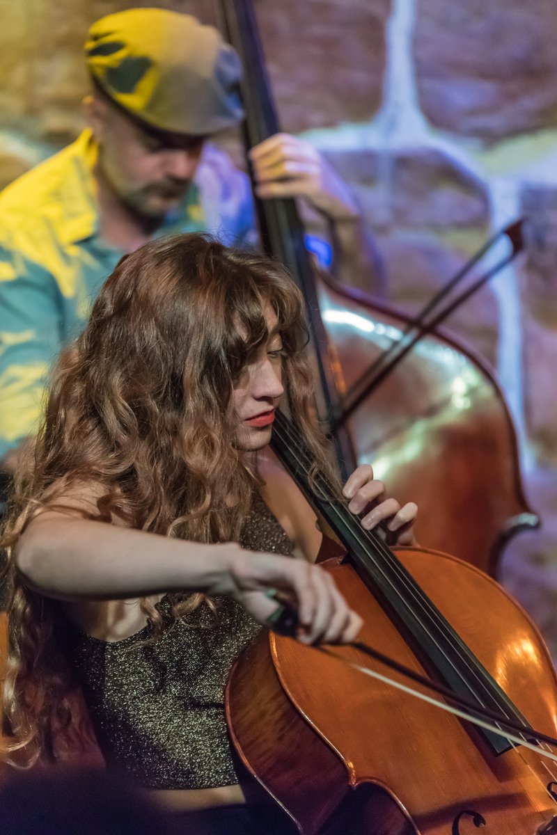 Esta noche 21hs, Astillero en Pista Urbana.