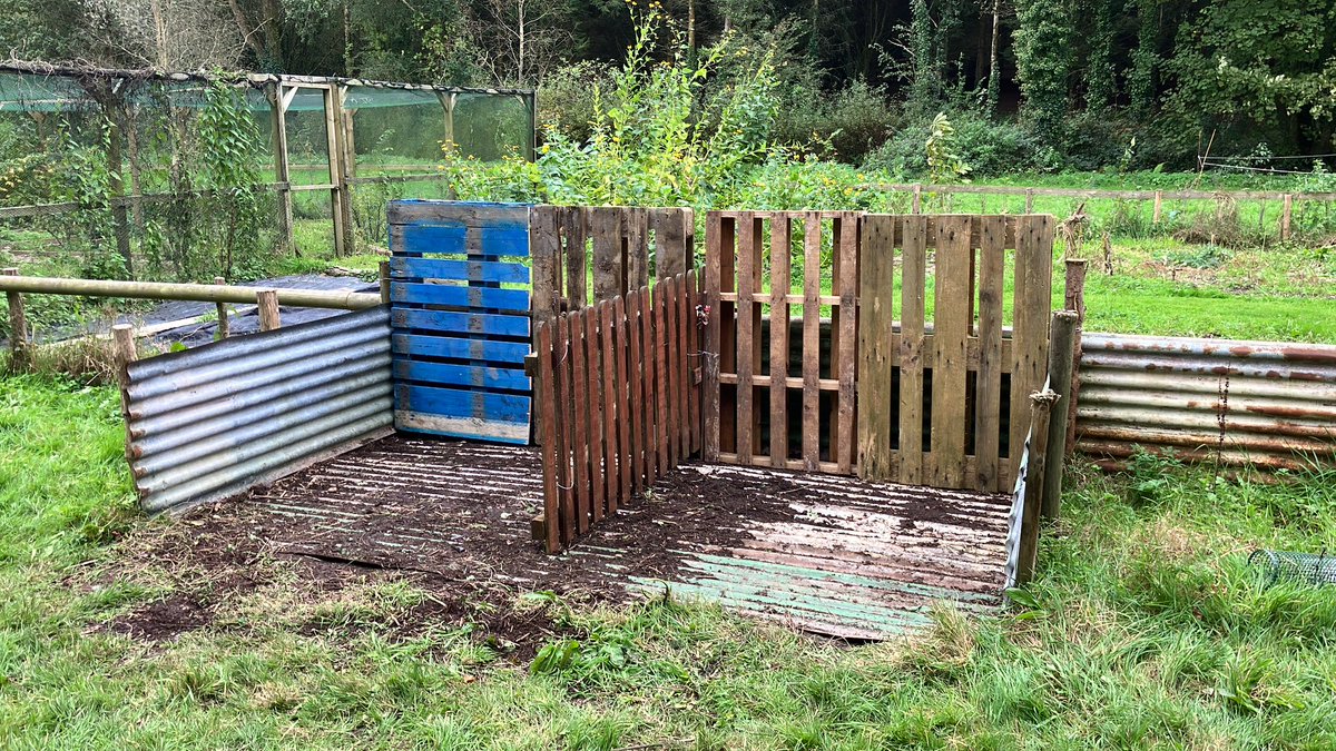 InfocusWestHill's tweet photo. I’m chuffed with our new compost heap, built today with students from @DeafAcademy #compost #recycling https://t.co/2STkGpfmfE