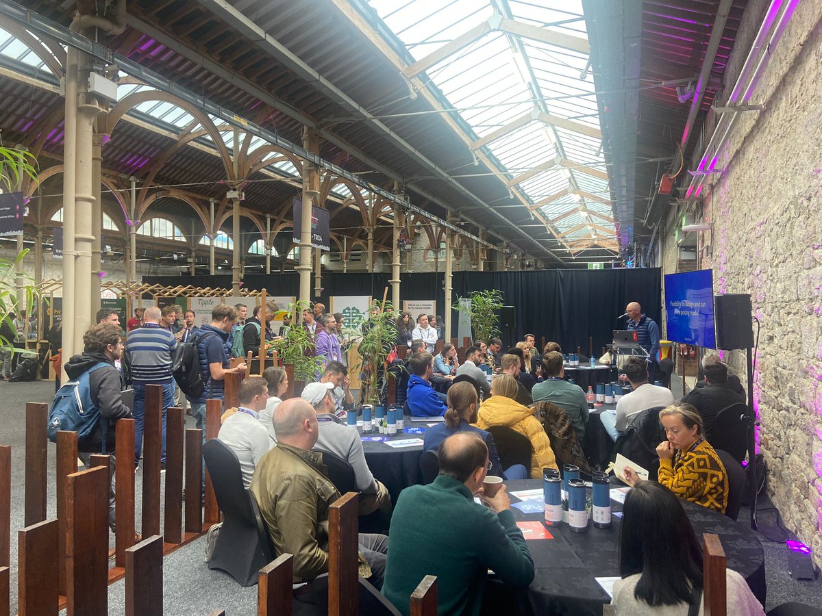 SaaStock's tweet image. Fantastic attendance at Andreas Zartmann's, CEO @Digital_Route, workshop on "Subscription Models are Stagnating, What Can You Do About It?" - thanks to all who joined! 🔥
#SaaStock2023 #SaaS #SubscriptionModel