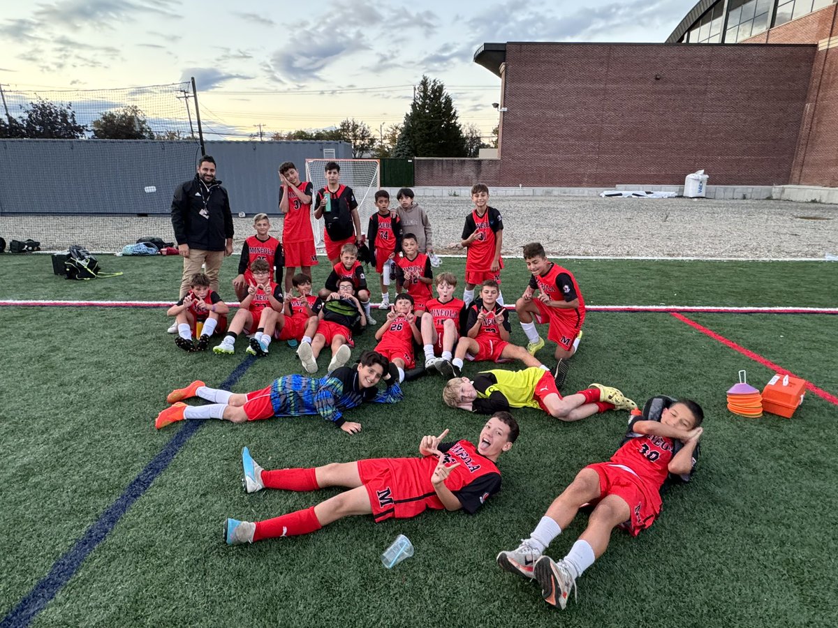 SignorPicci's tweet photo. 7th grade boys got another win yesterday ! Next game is  tomorrow at  against Locust Valley! @MineolaUFSD @mineolahs @MineolaMS @MineolaAD @BennerMineola #mineolaproud https://t.co/vBmbhIWjlW