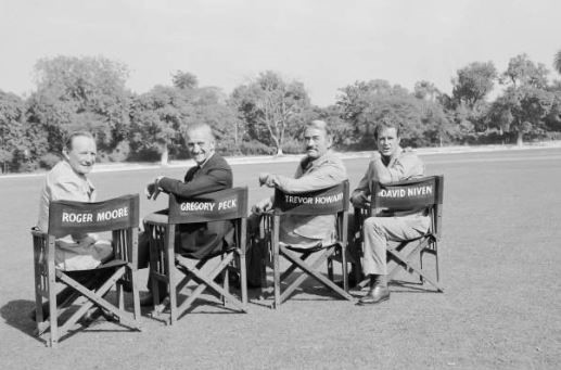 FilmsQuirky's tweet image. #TakingABreakFromFilming 
#TheSeaWolves (1980)
During WW2, a crew of ex-soldiers come out of retirement and use their age as cover to take to the seas and pull off an unlikely undercover mission in neutral Goa.

#TrevorHoward #DavidNiven #GregoryPeck #RogerMoore
#FilmX 📽️ 🎬